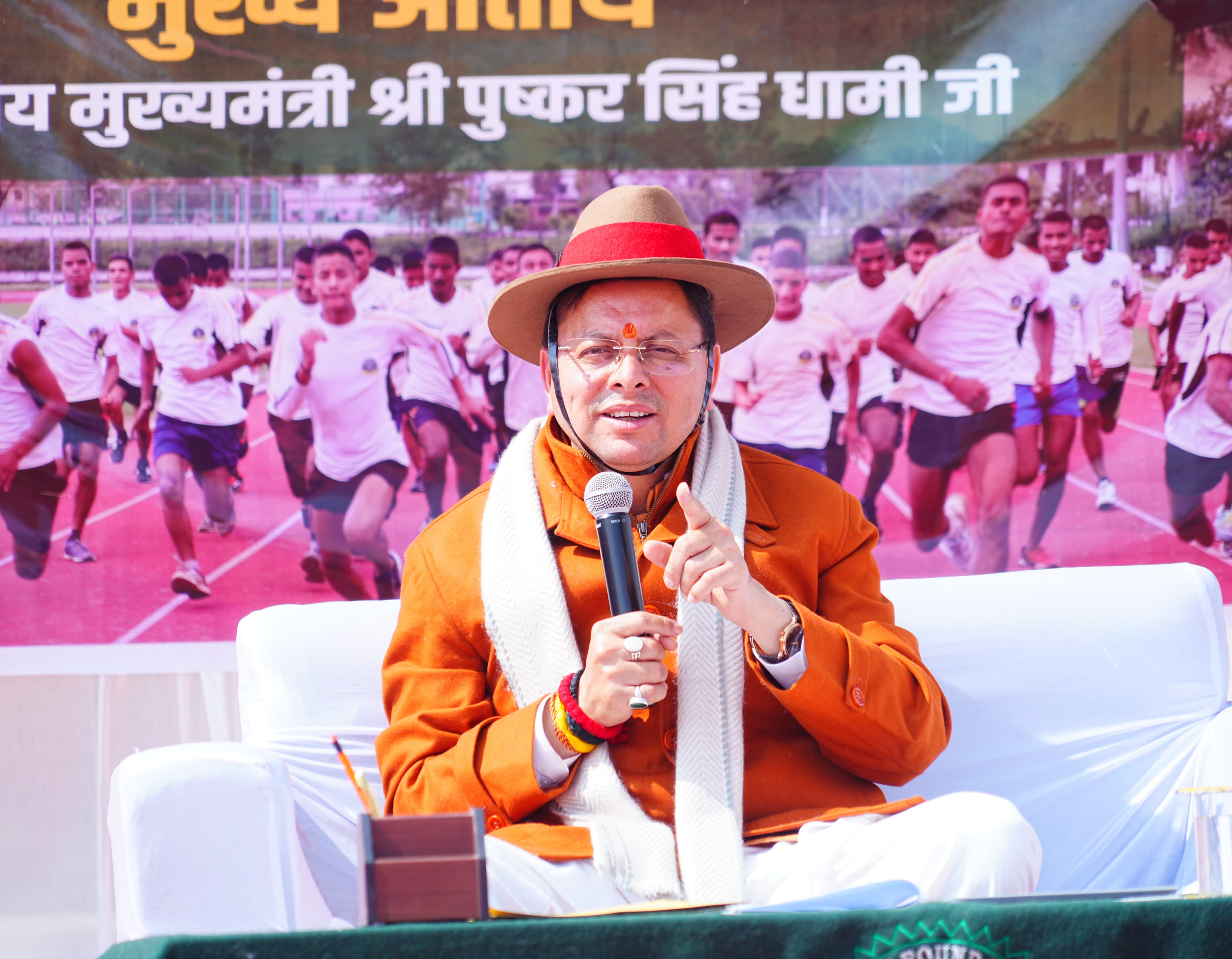 मुख्यमंत्री ने भराड़ीसैंण में अग्निवीर कैडेट्स से किया संवाद