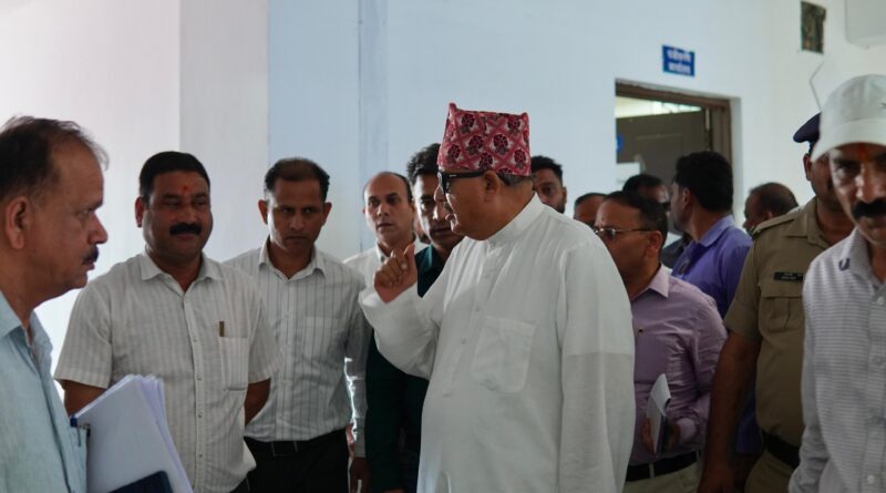 महाराज ने किया ऋषिकेश स्थित ट्रांजिट कैंप का औचक निरीक्षण