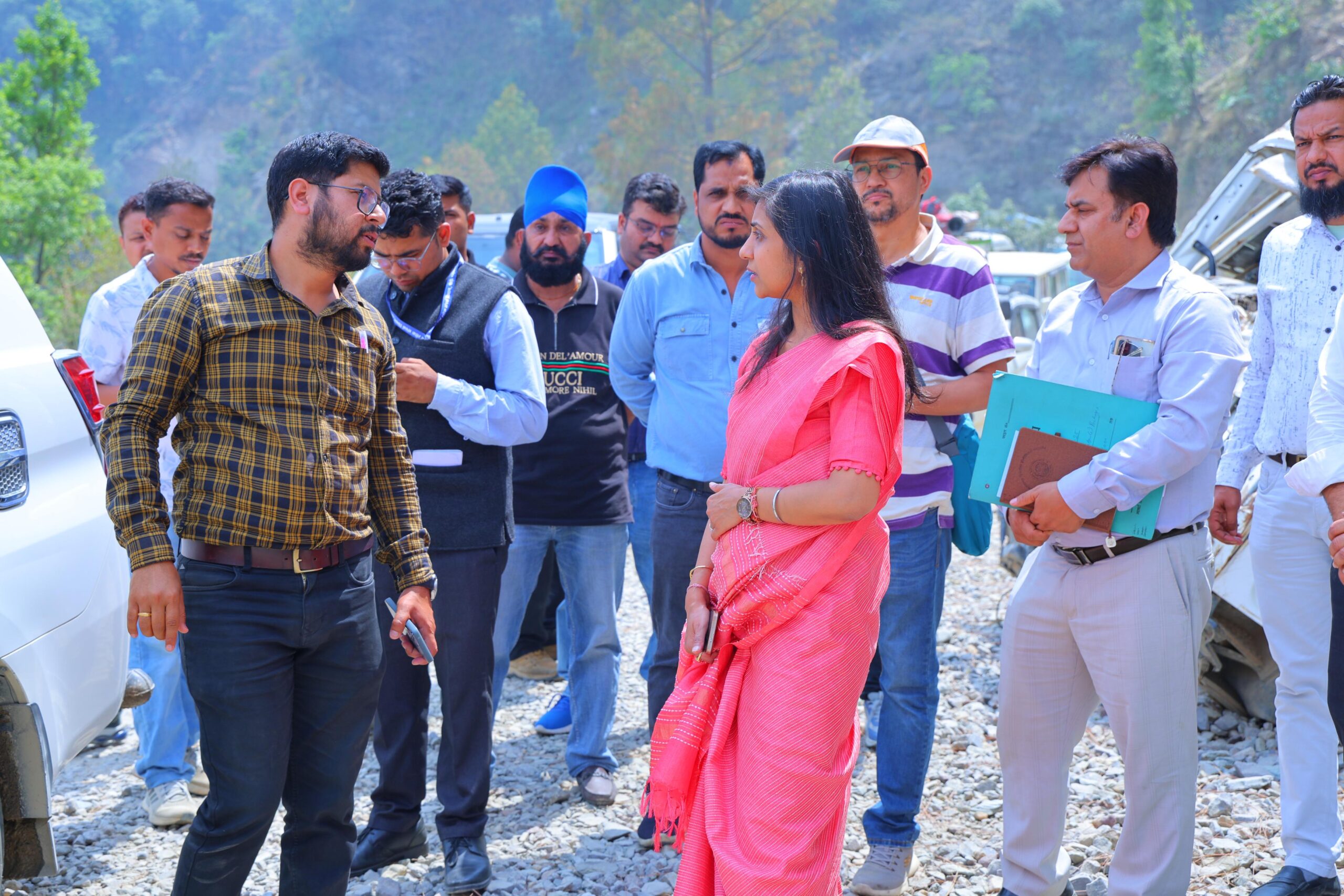 डीएम ने की विकास कार्यों की समीक्षा