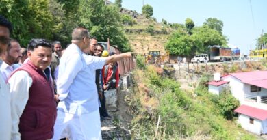कैबिनेट मंत्री गणेश जोशी ने किया गढ़-बुरांसखण्डा मोटर मार्ग के सर्वे कार्य का निरीक्षण