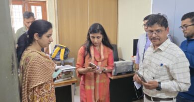 ड्यूटी के समय घर पर आराम कर रहा था जल संस्थान का जेई, डीएम ने दिए कार्यवाही के निर्देश