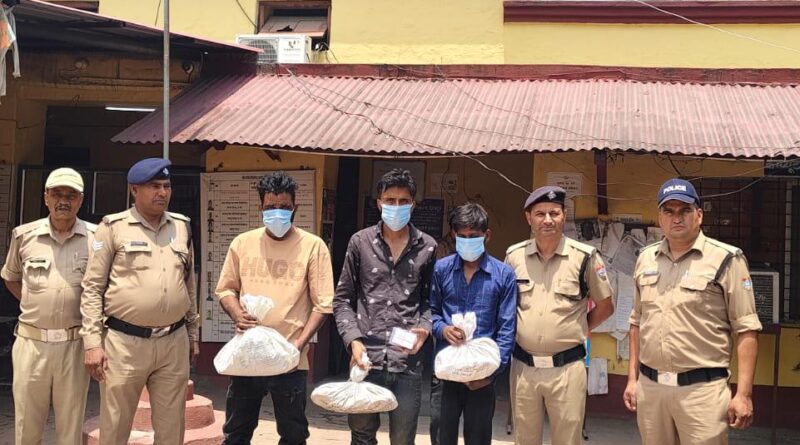 सहसपुर क्षेत्र की फैक्ट्री में हुई चोरी की घटना का दून पुलिस ने किया अनावरण