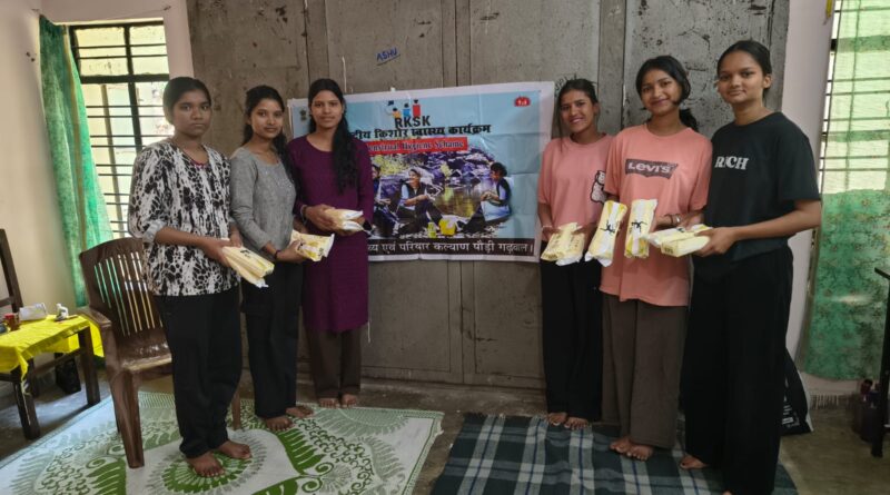 जिलाधिकारी के निर्देश पर छात्रावासों में बच्चों का स्वास्थ्य परीक्षण
