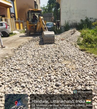 सिवरेज के लिए खोदी गई सड़कों को जल्द ठीक करने के डीएम ने दिए निर्देश