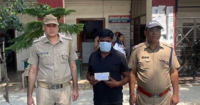 नशे का सामान लेकर निकला था बेखौफ, पुलिस की नजर पड़ी तो उतर गया सारा खौफ