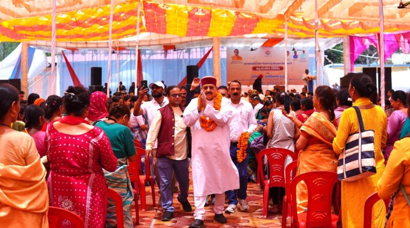प्रदेश में बह रही है विकास की गंगा: महाराज