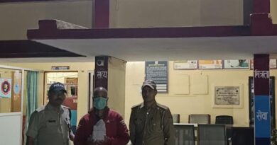 होटल में अवैध रूप से शराब परोसने वालों पर श्रीनगर पुलिस का शिकंजा, होटल संचालक गिरफ्तार