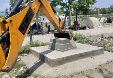 तहसील विकासनगर अंतर्गत शीशमबाड़ा में सरकारी भूमि पर बना अवैध मजार ध्वस्त