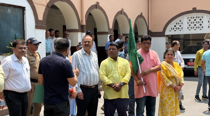 नगर निगम देहरादून द्वारा डेंगू रोकथाम हेतु विशेष लार्वीसाइडल टैंकर अभियान का शुभारंभ