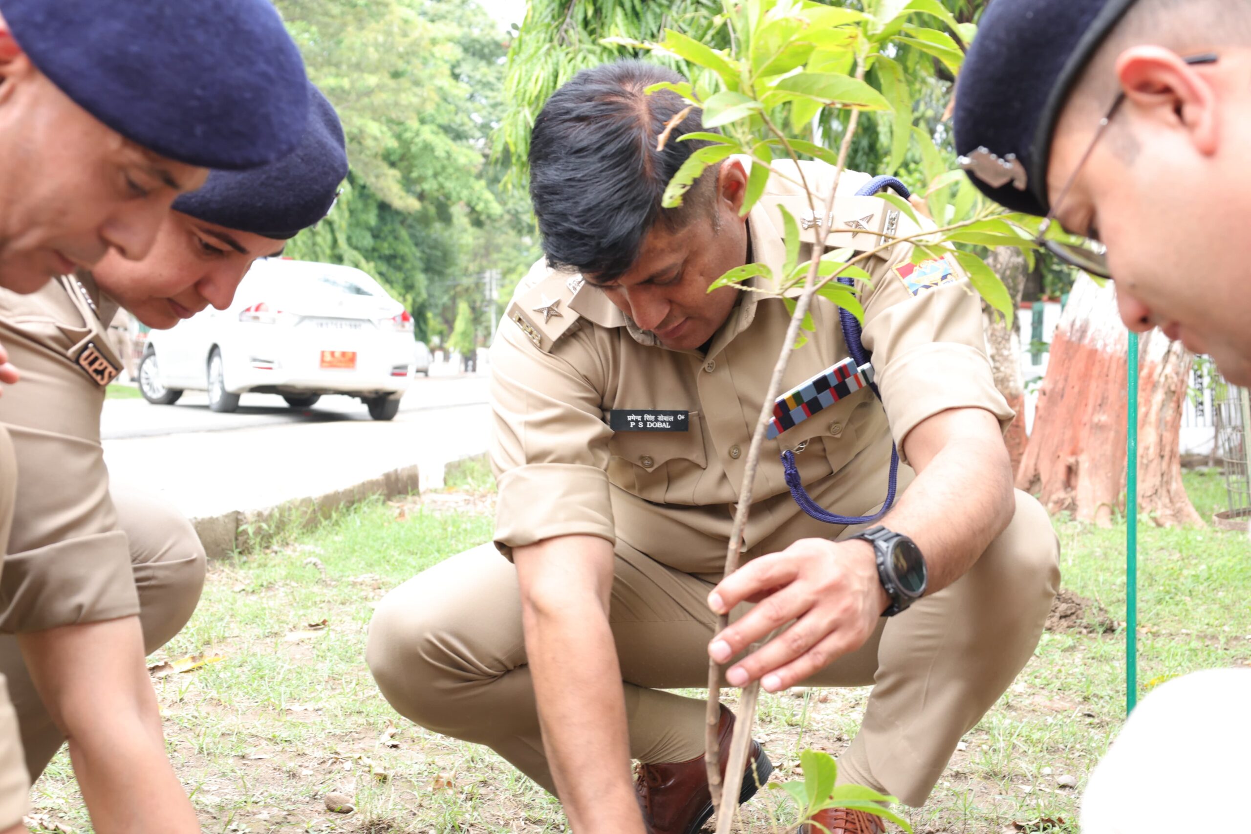 विश्व पर्यावरण दिवस के अवसर पर पुलिस लाइन में आयोजित किया गया वृक्षारोपण कार्यक्रम