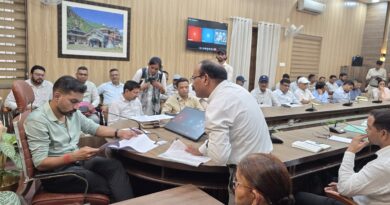 समाधान दिवस में डीएम ने सुनीं 194 जन शिकायतें, समयबद्ध निस्तारण के सख्त निर्देश