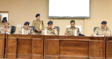 पुलिस महानिरीक्षक गढवाल परिक्षेत्र देहरादून के समस्त अधिकारियों के साथ की अपराध समीक्षा