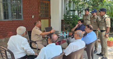 दून पुलिस ने सीनियर सिटीजन के साथ किया गोष्ठी का आयोजन