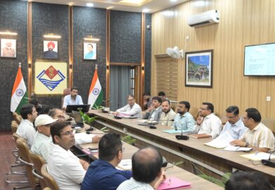 त्रिवेणी घाट से गंगा कॉरिडोर तक: अर्द्धकुंभ-2027 की परियोजनाओं पर डीएम ने की विस्तृत समीक्षा