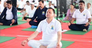 मुख्यमंत्री ने बनबसा में किया सामूहिक योगाभ्यास