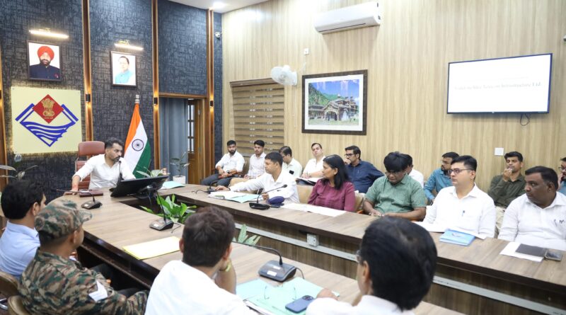 जनता की सुविधा सर्वाेपरि, विकास कार्यों में नहीं होगी किसी प्रकार की ढिलाई-डीएम दून 