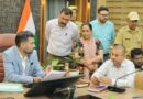बेटी ने धोखे से हड़पी बुजुर्ग मां की जमीन, सीओ को जांच
