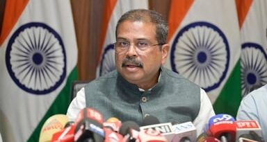 छात्रों की मांग पर केंद्रीय शिक्षा मंत्री धर्मेंद्र प्रधान ने इस्तीफा दिया