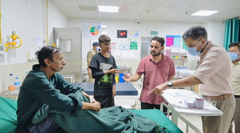औचक निरीक्षणः कोरोनेशन अस्पताल की बदहाली पर भड़के डीएम दून, व्यवस्थाएं सुधारने के सख्त निर्देश