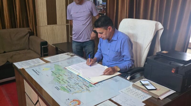 बीकेटीसी मुख्य कार्याधिकारी सोहन सिंह रांगड़ ने रघुनाथ कीर्ति संस्कृत महाविद्यालय का निरीक्षण किया
