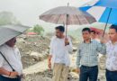 भारी बारिश के बीच ग्राउंड जीरो पर उतरे डीएम देहरादून 