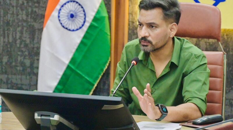 डीएम दून ने भारी वर्षा की चेतावनी के दृष्टिगत 20 जुलाई का समाधान दिवस किया स्थगित