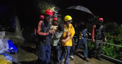 श्री केदारनाथ पैदल मार्ग पर गहरी खाई में गिरे युवक का एसडीआरएफ उत्तराखंड पुलिस ने किया सफल रेस्क्यू