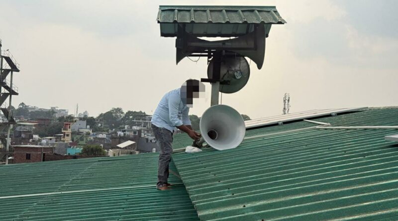 दून पुलिस द्वारा निर्धारित मानकों से अधिक ध्वनि में बजने वाले लाउडस्पीकर धार्मिक स्थलों से गये हटवाये
