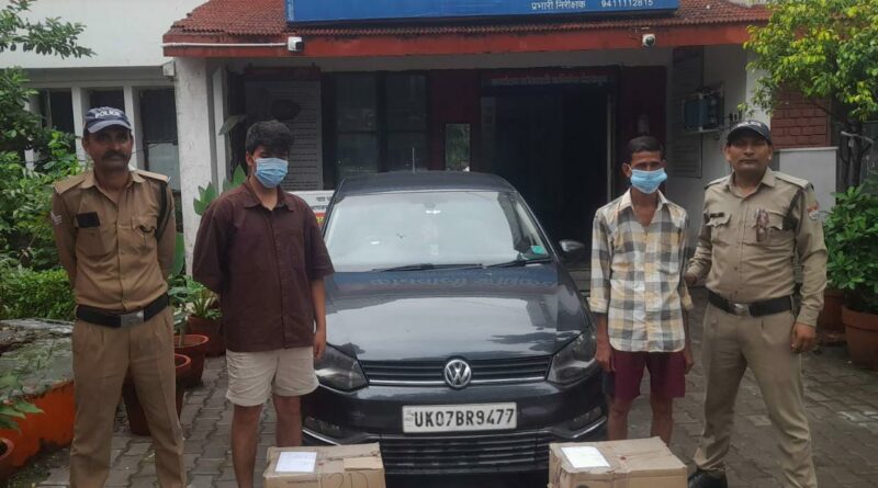 अवैध शराब के साथ 05 शराब तस्करों को दून पुलिस ने किया गिरफ्तार