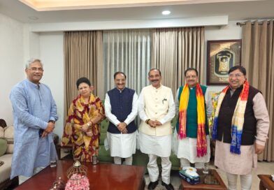 डॉ. निशंक के दिल्ली आवास पर दिग्गजों का मंथन