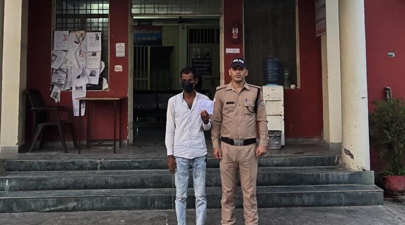 अवैध रूप से सट्टा खिलाने वाले अभियुक्त को पुलिस ने किया गिरफ्तार