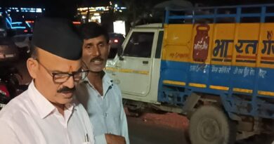 देहरादून की घरेलू गैस वितरण गाड़ी में सिलेंडरों से 1 किलो 6.5 किलो तक गैस मिली कम, हुई कार्यवाही