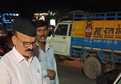 देहरादून की घरेलू गैस वितरण गाड़ी में सिलेंडरों से 1 किलो 6.5 किलो तक गैस मिली कम, हुई कार्यवाही