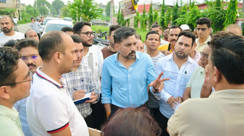 बालावाला क्षेत्र में सिंचाई एवं जनसमस्याओं पर जिलाधिकारी के कड़े निर्देश