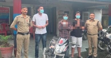 सार्वजनिक स्थान पर हुड़दंग करने वालो को दून पुलिस ने पढ़ाया कानून का पाठ