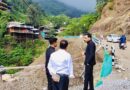 जिलाधिकारी डॉ० आशीष चौहान ने मसूरी रोड के संवेदनशील क्षेत्रों का स्थलीय निरीक्षण