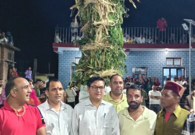 दुबड़ी पर्व में गूंजे लोकवाद्य, सजी फसल-पत्तियों की दुबड़ी, एडीएम ने ग्रामीणों संग किया प्रकृति पूजन