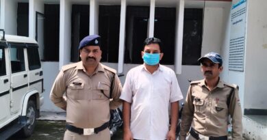 सार्वजनिक स्थान पर हुडदंग कर शान्ति व्यवस्था भंग करने वाले अभियुक्त को दून पुलिस ने पढाया कानून का पाठ