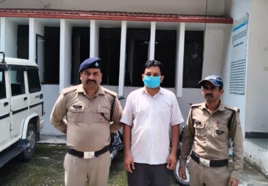 सार्वजनिक स्थान पर हुडदंग कर शान्ति व्यवस्था भंग करने वाले अभियुक्त को दून पुलिस ने पढाया कानून का पाठ