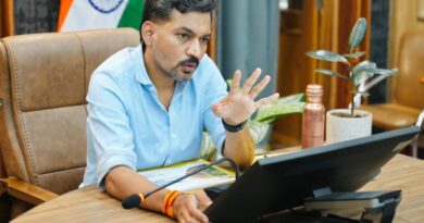 जल जीवन मिशन की लंबित योजनाओं को सर्वाेच्च प्राथमिकता से पूरा करें- जिलाधिकारी 