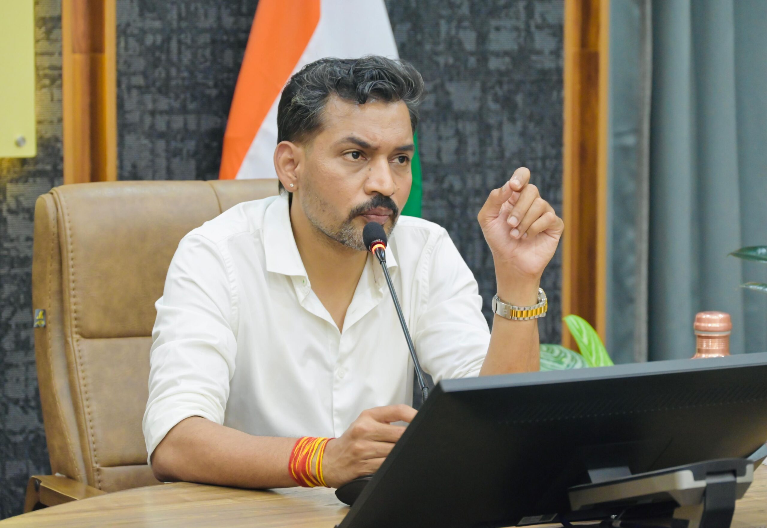 स्वास्थ्य सेवाओं में लापरवाही पर जिलाधिकारी सख्तः एएनएम निलंबित