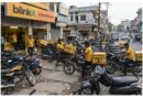 देहरादून: ब्लिंकिट स्टोर में आरटीओ का छापा! मच गया राइडरों में हडकम्प