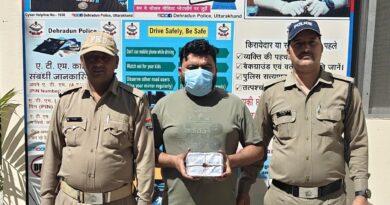 अवैध रूप से सट्टा लगाते 01 अभियुक्त को देहरादून पुलिस ने किया गिरफ्तार