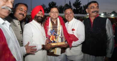 सीएम धामी ने देहरादून में आयोजित दशहरा महोत्सव में प्रतिभाग किया