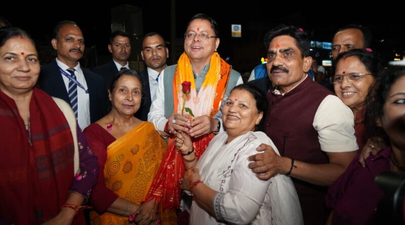 ऋषिकेश में मुख्यमंत्री पुष्कर सिंह धामी का स्थानीय लोगों एवं युवाओं ने किया भव्य स्वागत