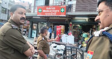 सार्वजनिक स्थानों पर अतिक्रमण करने वालों पर देहरादून पुलिस ने की कार्रवाई, काटे चालान