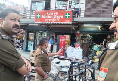 सार्वजनिक स्थानों पर अतिक्रमण करने वालों पर देहरादून पुलिस ने की कार्रवाई, काटे चालान