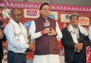 मुख्यमंत्री धामी ने अपने शिक्षकों के चरण स्पर्श कर लिया आशीर्वाद