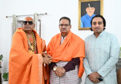कुंभ-2027 के लिए एनवायरमेंट बाबा ने कैबिनेट मंत्री गणेश जोशी को दिया आमंत्रण