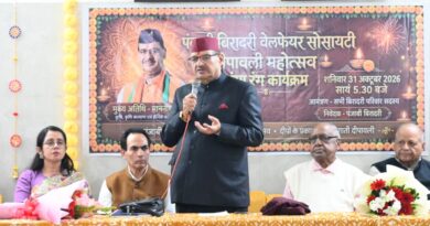 दीपावली महोत्सव में शामिल हुए कैबिनेट मंत्री गणेश जोशी